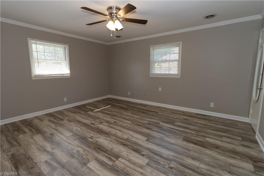 995 Nottingham Road High Point, NC 27262 - Photo 9 of 28 Gallery Image 9