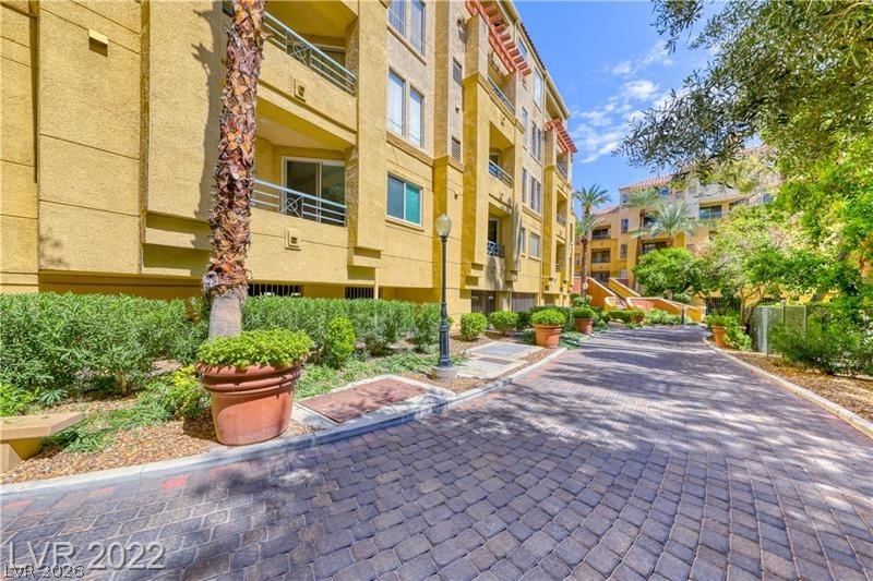210 East Flamingo Road, Unit 131 Las Vegas, NV 89169 - Photo 2 of 19 Gallery Image 2