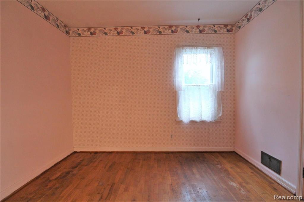 311 Davis Lake Road Lapeer, MI 48446 - Photo 14 of 38