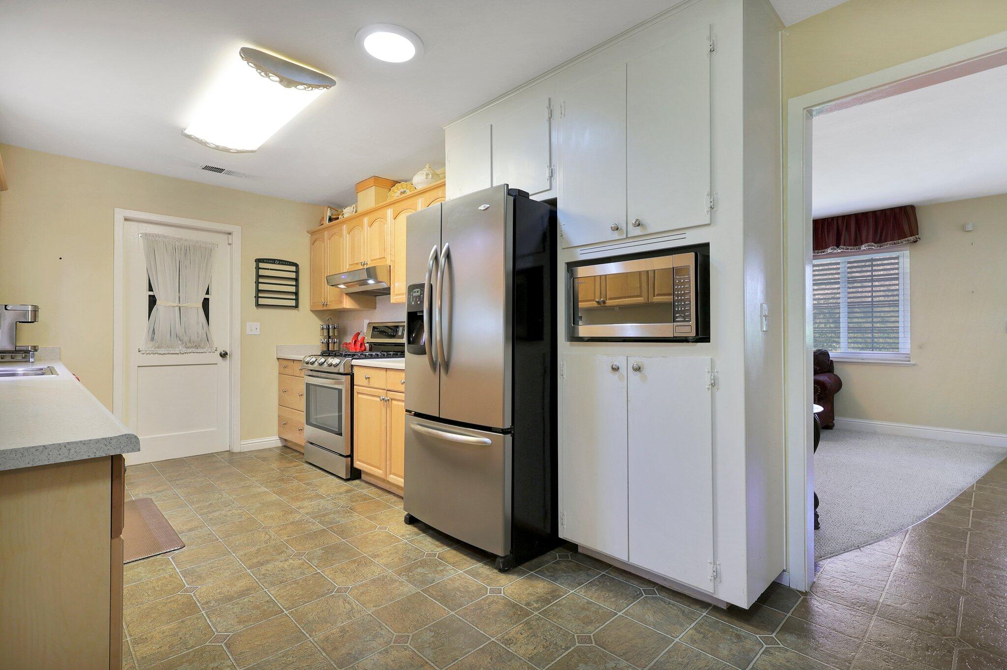 3336 Bardick Road Anderson, CA 96007 - Photo 5 of 24 17-web-or-mls-LZ0A0136