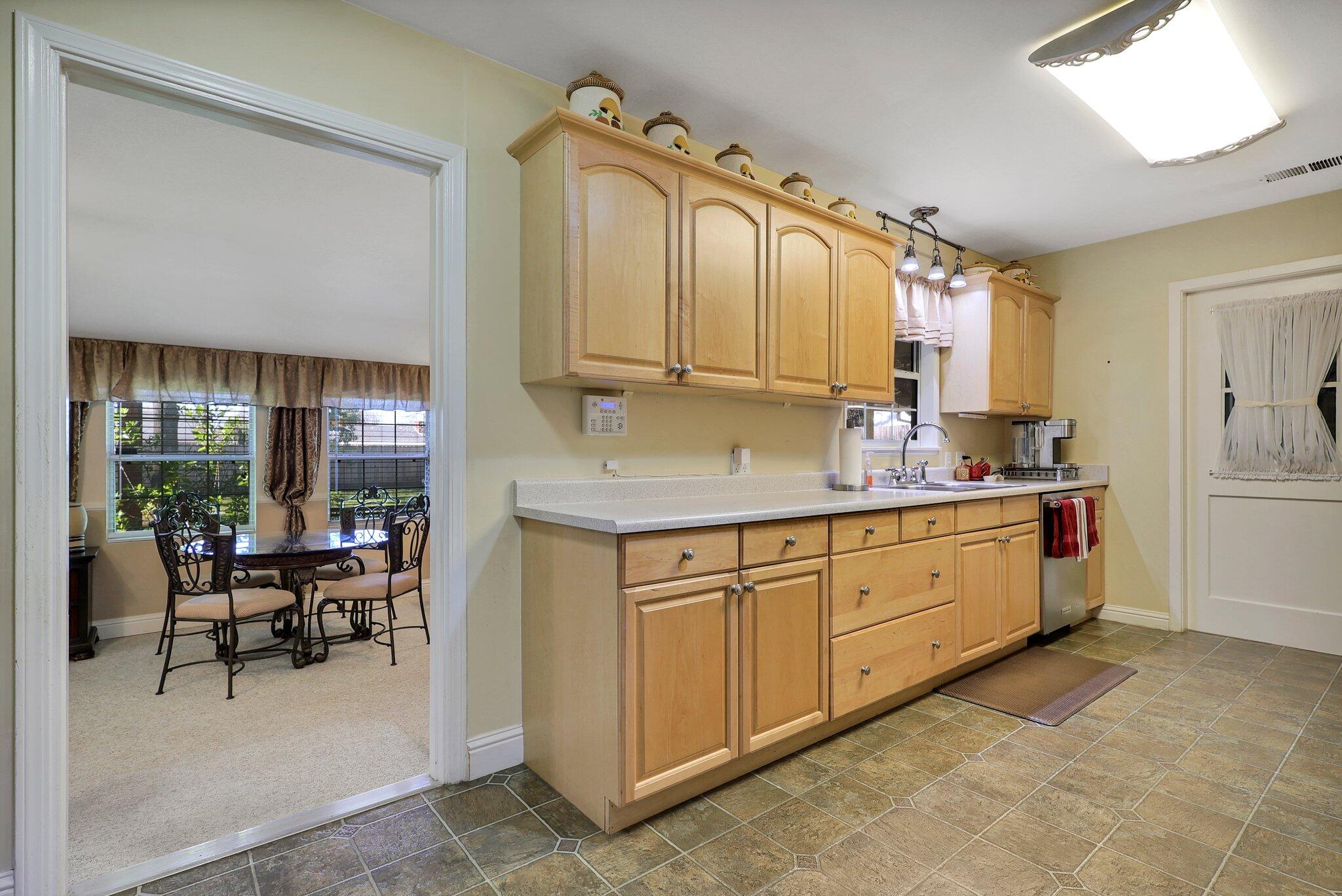 3336 Bardick Road Anderson, CA 96007 - Photo 7 of 24 18-web-or-mls-LZ0A0146