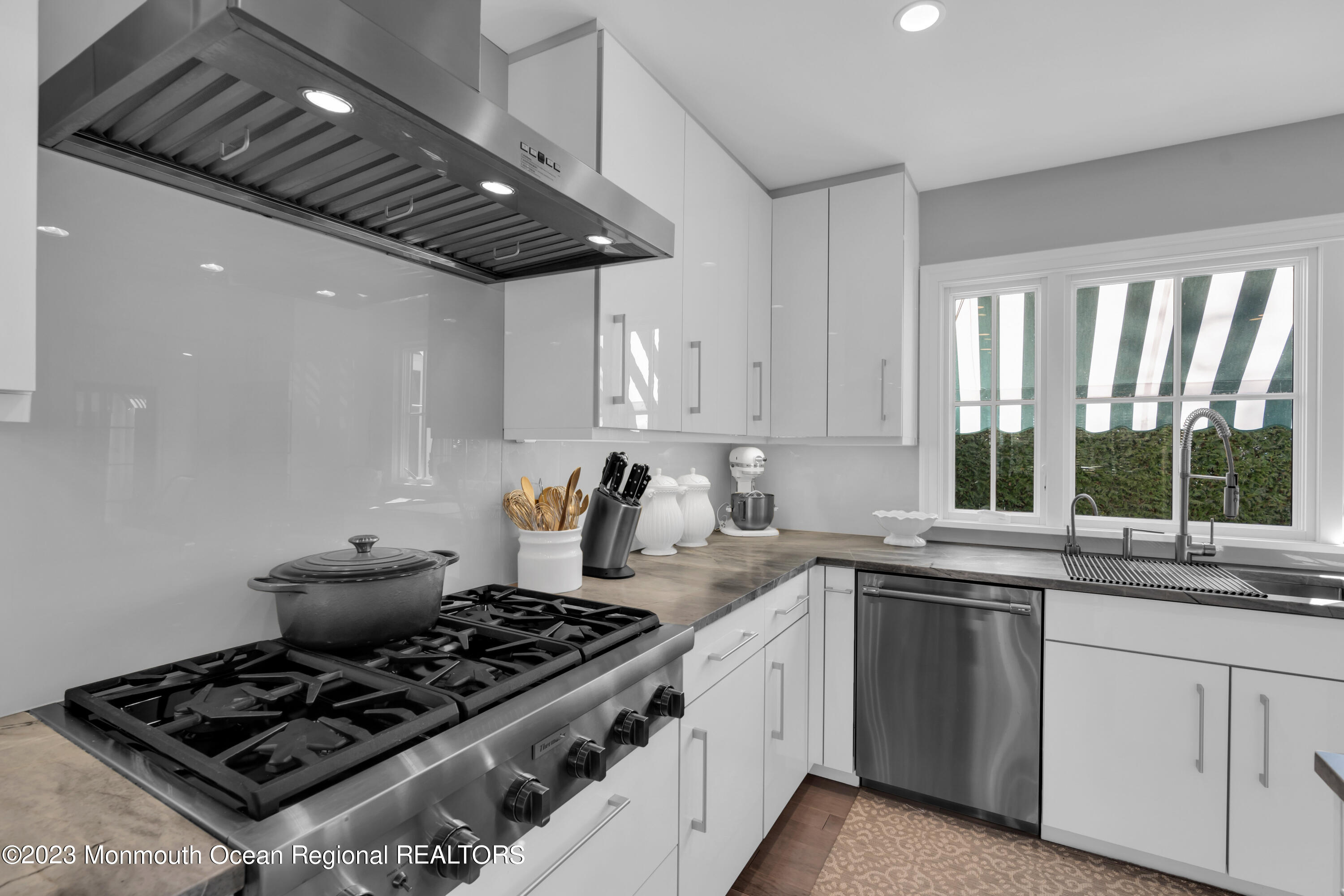 308 Jersey Avenue Spring Lake, NJ 07762 - Photo 24 of 100 040_dsc05592