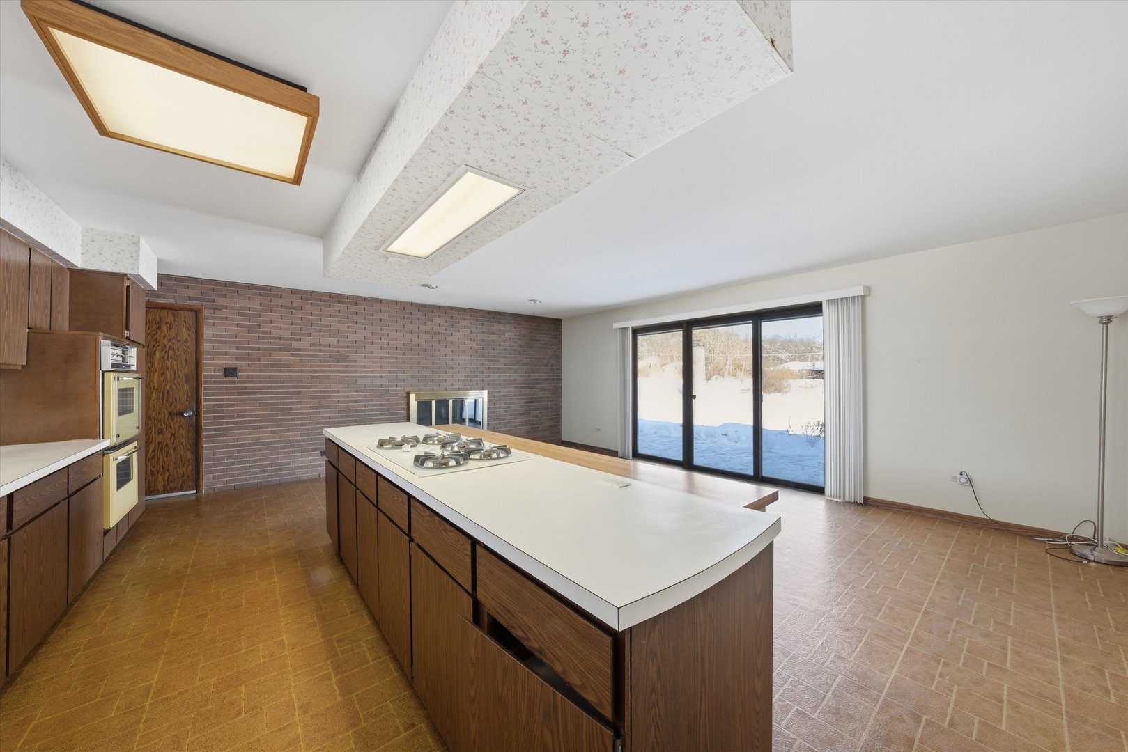 2026 East Maple Street Crete, IL 60417 - Photo 6 of 26