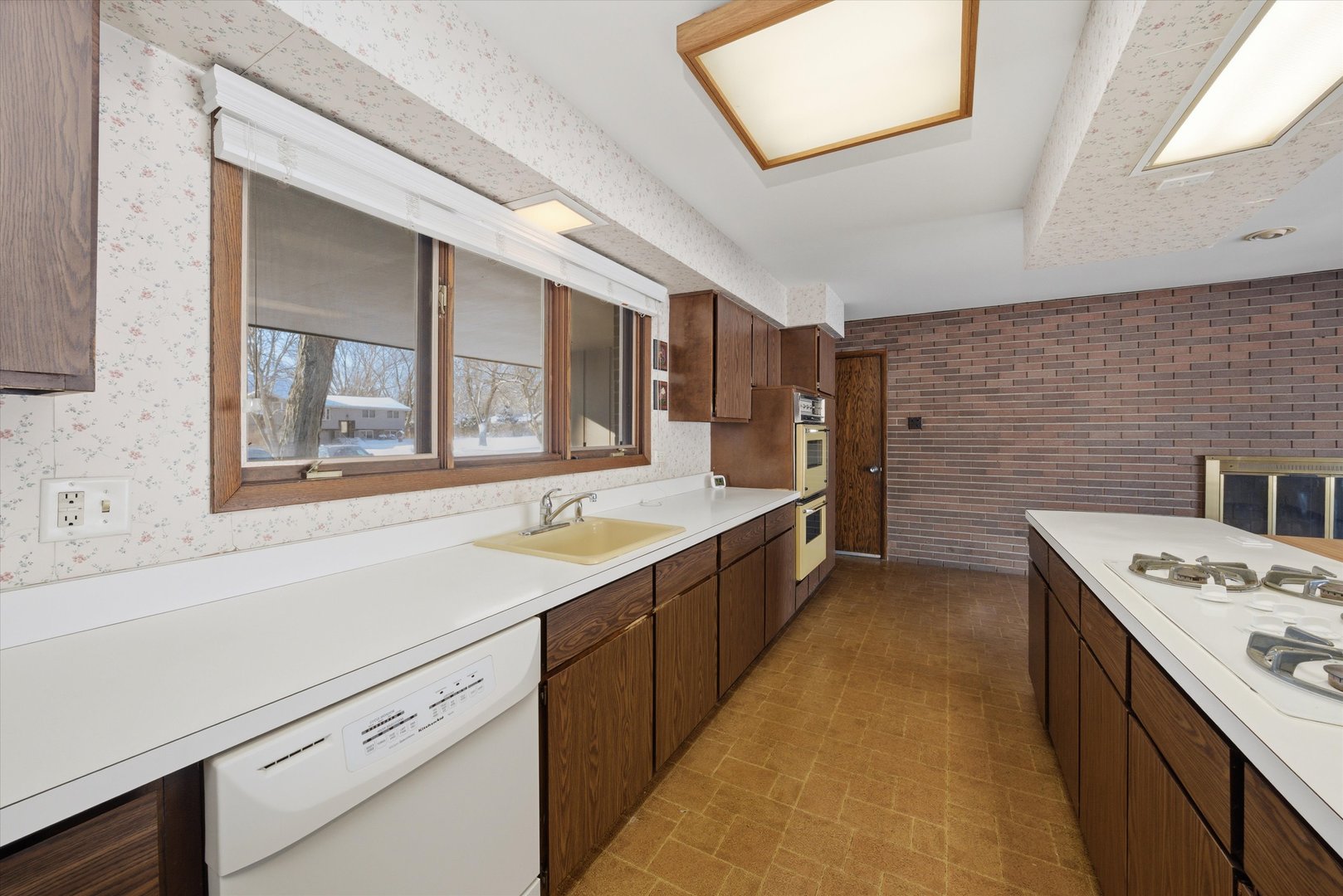 2026 East Maple Street Crete, IL 60417 - Photo 10 of 26