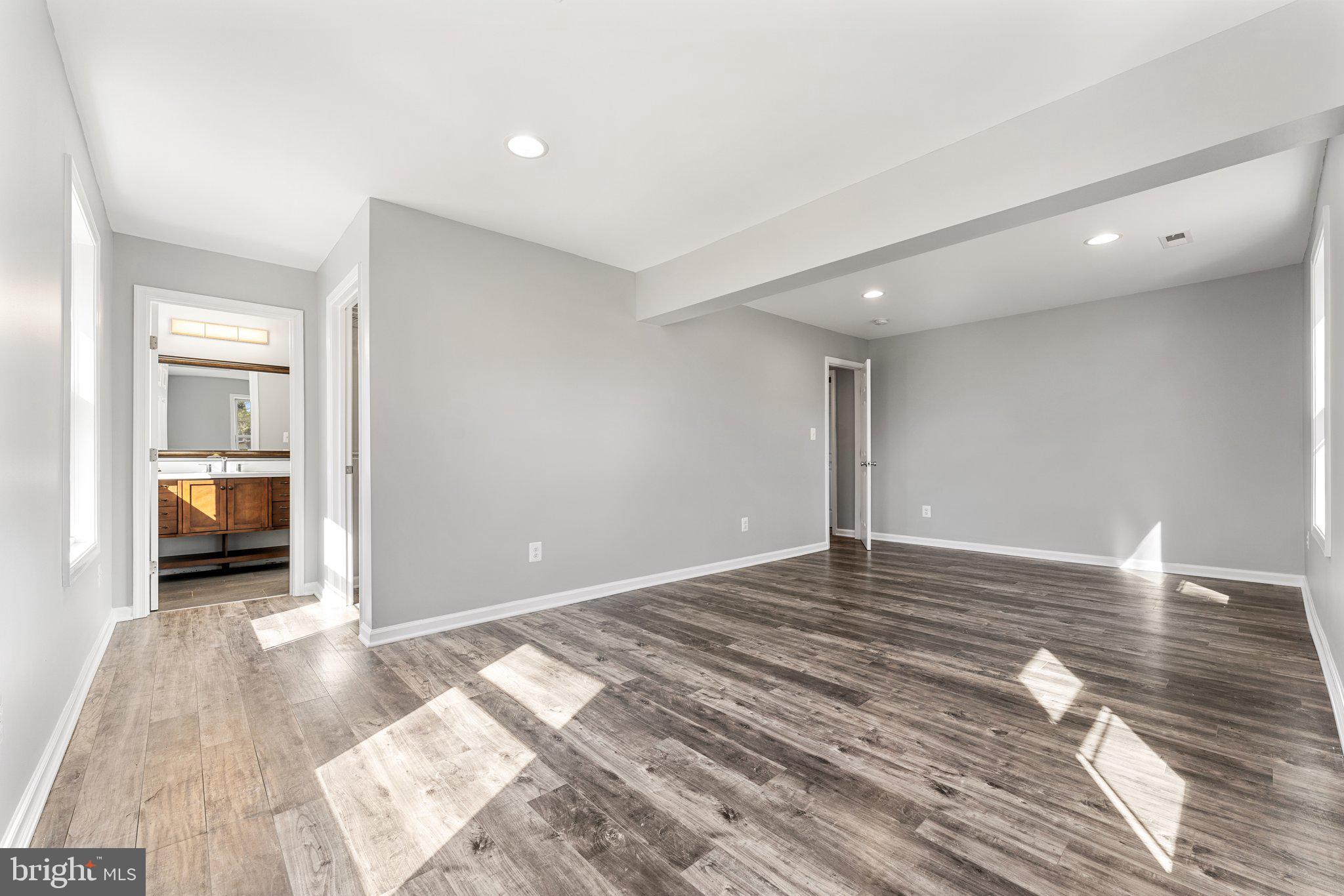 15307 Thoroughfare Road Gainesville, VA 20155 - Photo 26 of 38 a view of a livingroom with a fireplace