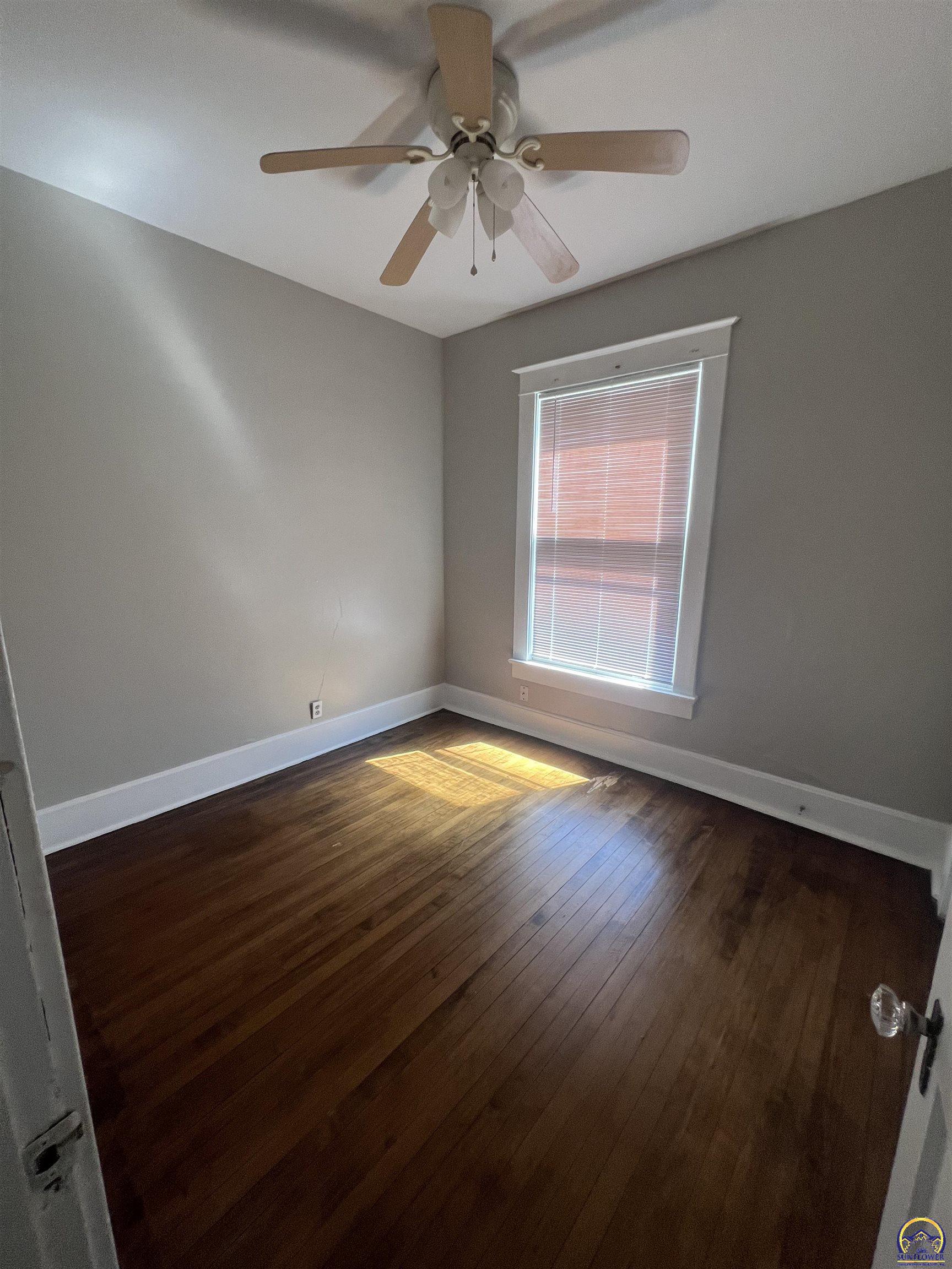 1273 Southwest Tyler Street Topeka, KS 66612 - Photo 12 of 20