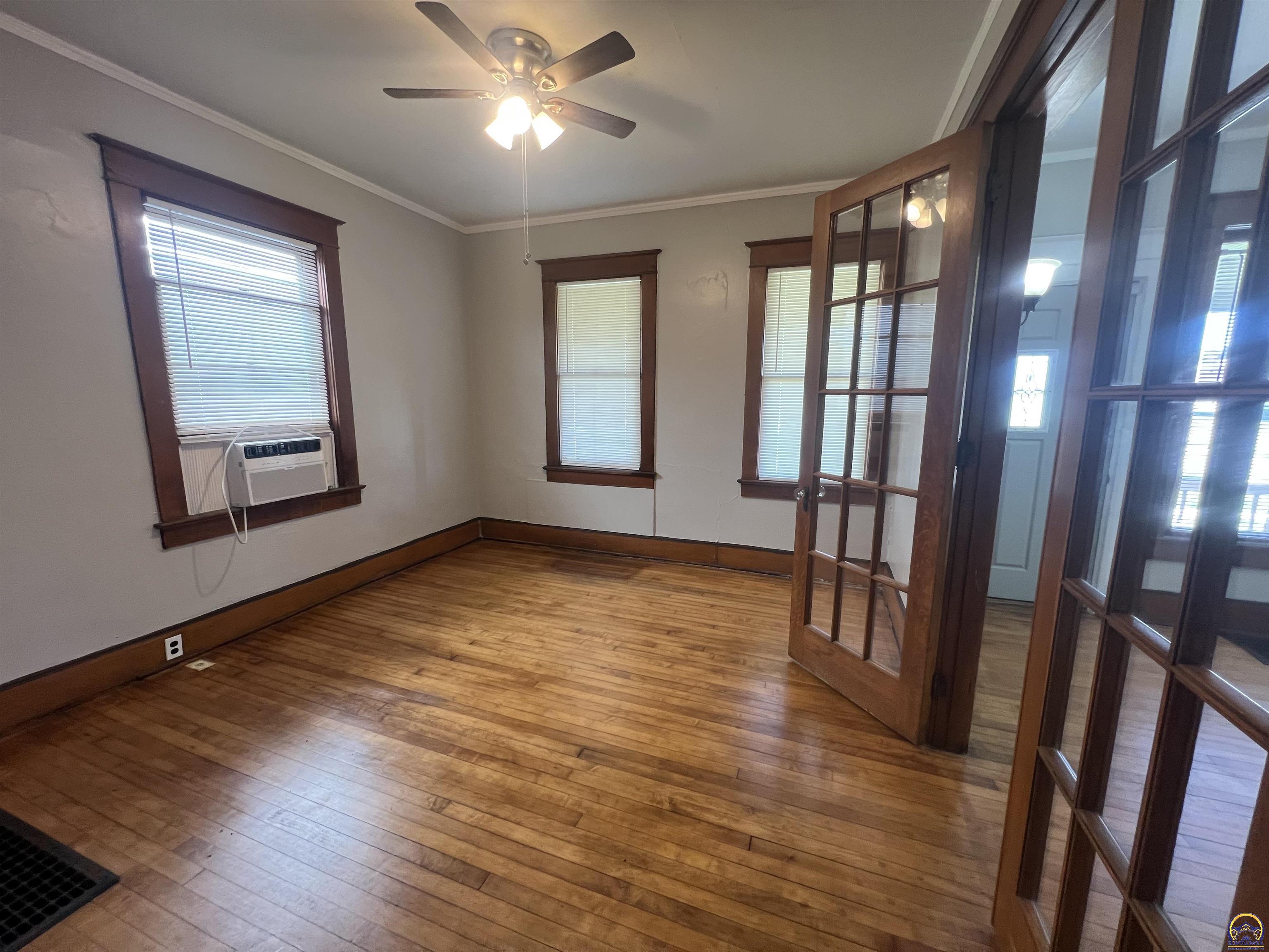 1273 Southwest Tyler Street Topeka, KS 66612 - Photo 7 of 20