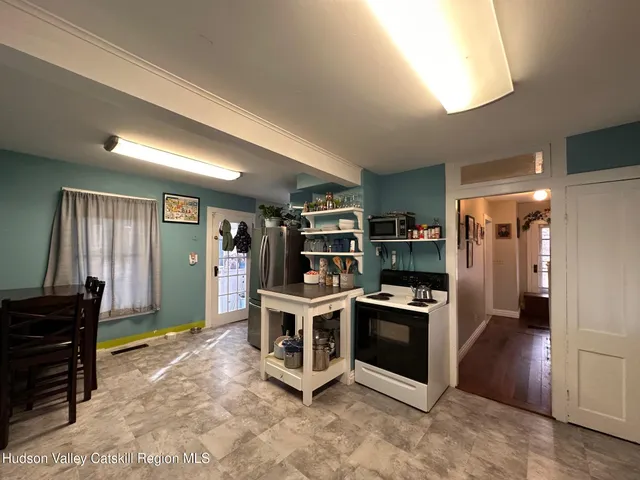 $269,000 | 3777 Rte 9W, Saugerties, NY 12477