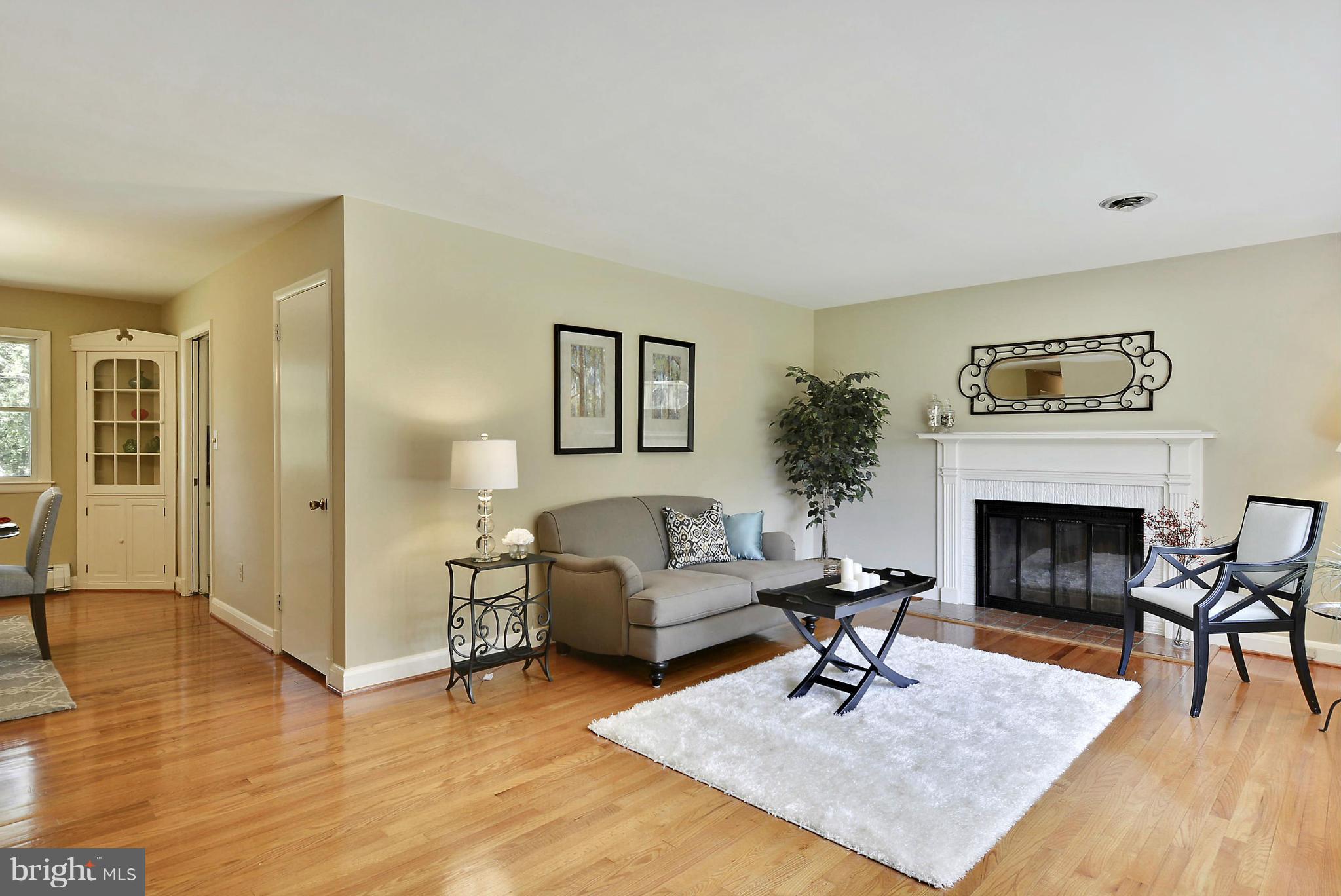 3002 Southview Road Ellicott City, MD 21042 - Photo 3 of 17 Living Room