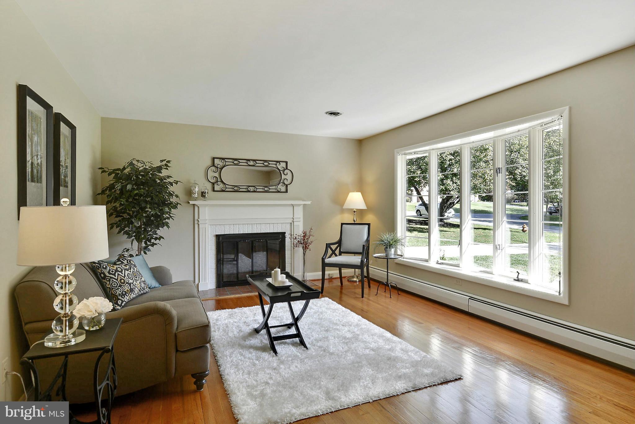 3002 Southview Road Ellicott City, MD 21042 - Photo 4 of 17 Living Room