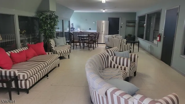 $1,200 | 284 West Mill Road, Long Valley, NJ 07853