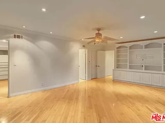 a view of a livingroom with an empty space