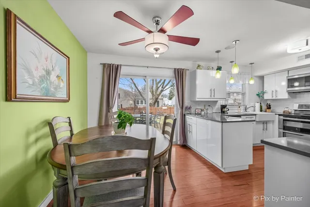 $395,000 | 1801 Epping Place, Schaumburg, IL 60193