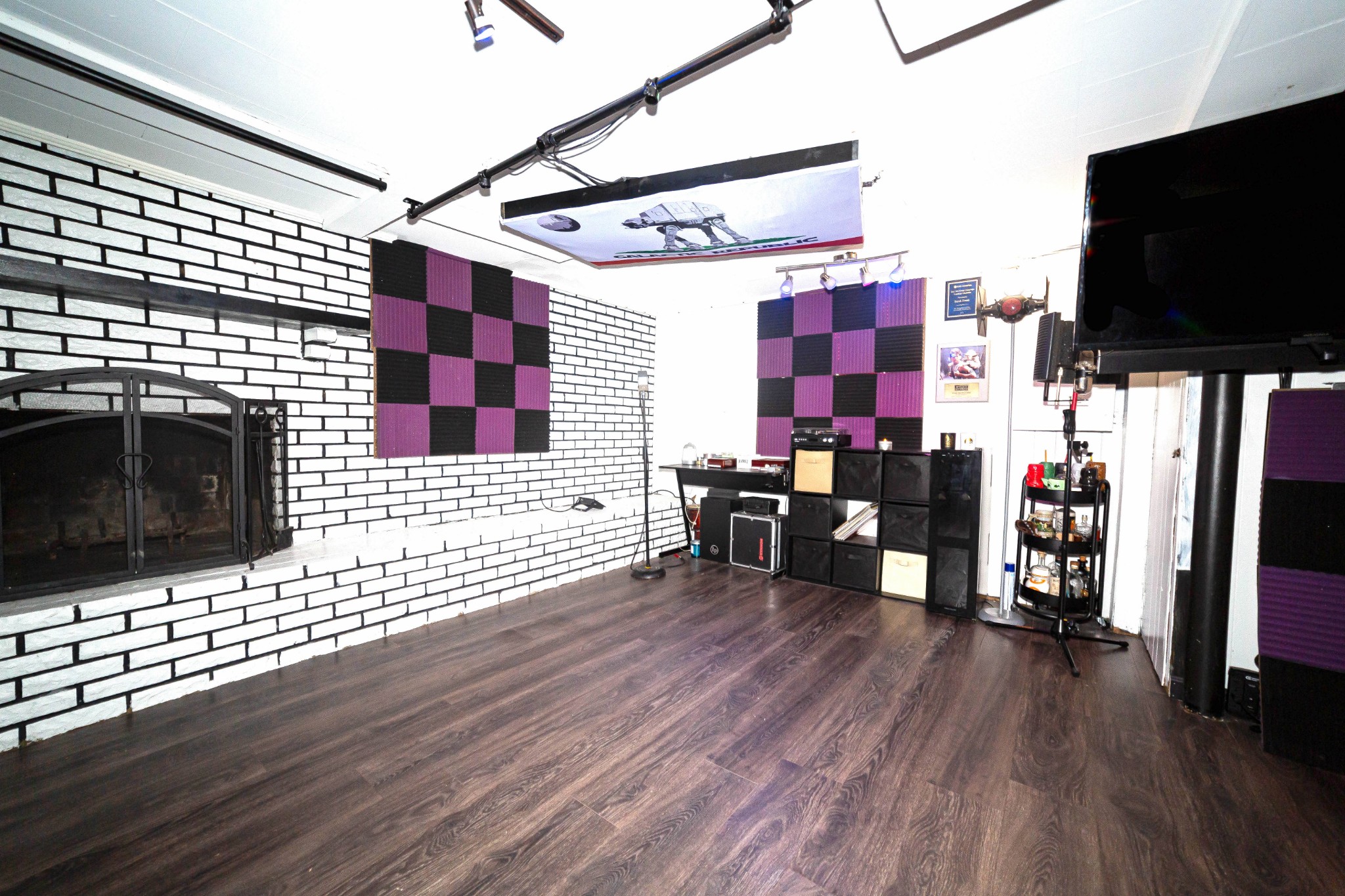 218 Jacksonian Drive Hermitage, TN 37076 - Photo 10 of 15 a living room with furniture and a flat screen tv