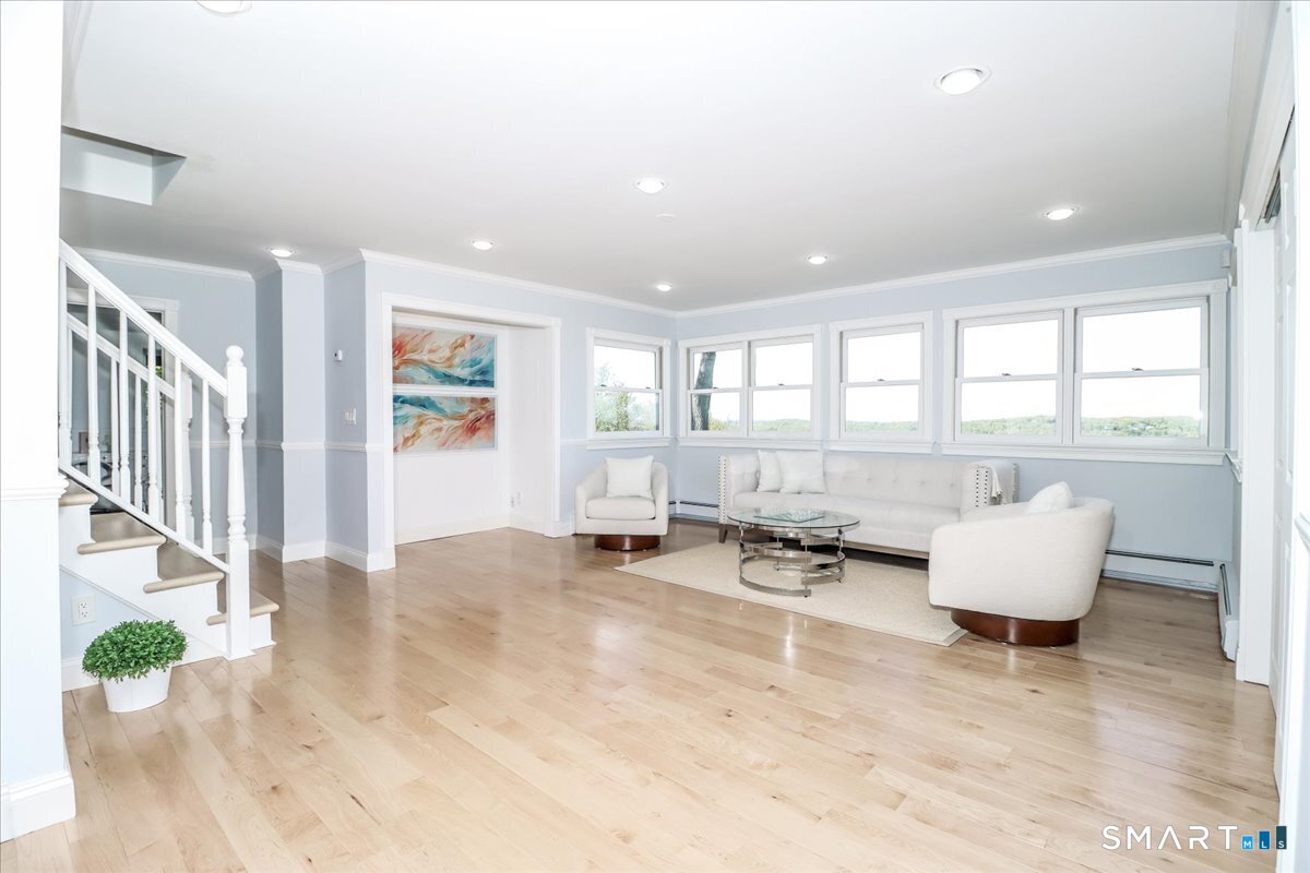 10 Hillcrest Court Ridgefield, CT 06877 - Photo 29 of 40 Quiet Seating Area