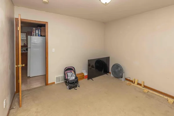 $200,000 | 525 Bluff Street, Enderlin, ND 58027