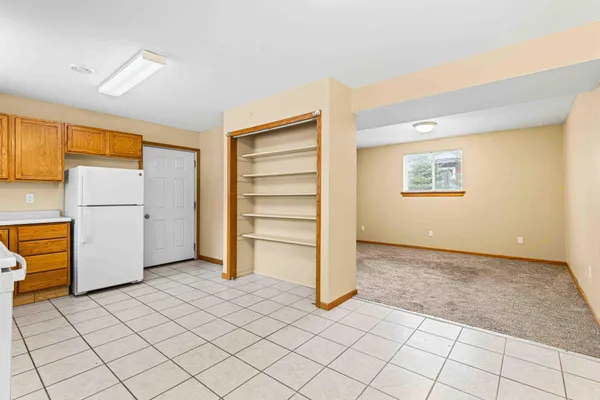 $200,000 | 525 Bluff Street, Enderlin, ND 58027