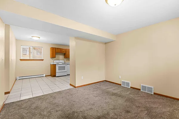 $200,000 | 525 Bluff Street, Enderlin, ND 58027