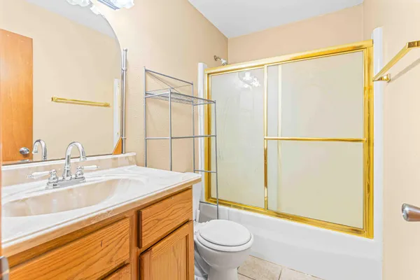 $200,000 | 525 Bluff Street, Enderlin, ND 58027