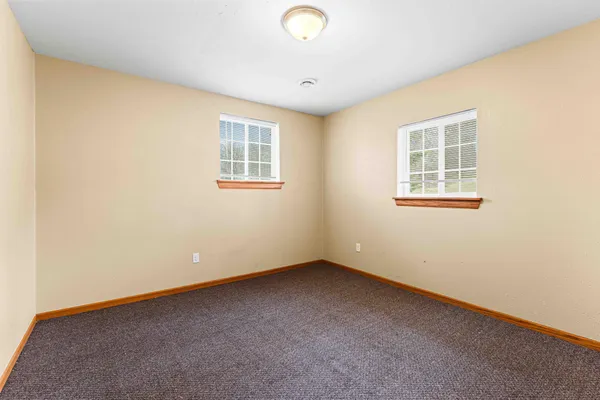 $200,000 | 525 Bluff Street, Enderlin, ND 58027