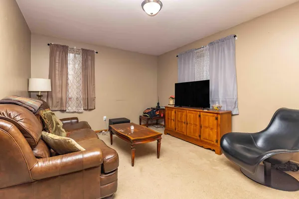 $200,000 | 525 Bluff Street, Enderlin, ND 58027