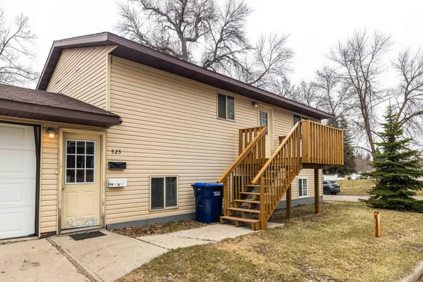 $200,000 | 525 Bluff Street, Enderlin, ND 58027