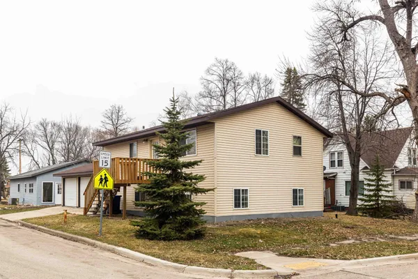 $200,000 | 525 Bluff Street, Enderlin, ND 58027