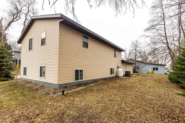 $200,000 | 525 Bluff Street, Enderlin, ND 58027