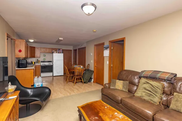 $200,000 | 525 Bluff Street, Enderlin, ND 58027