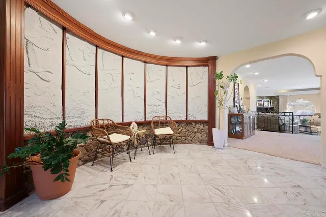 a very nice looking room with chairs