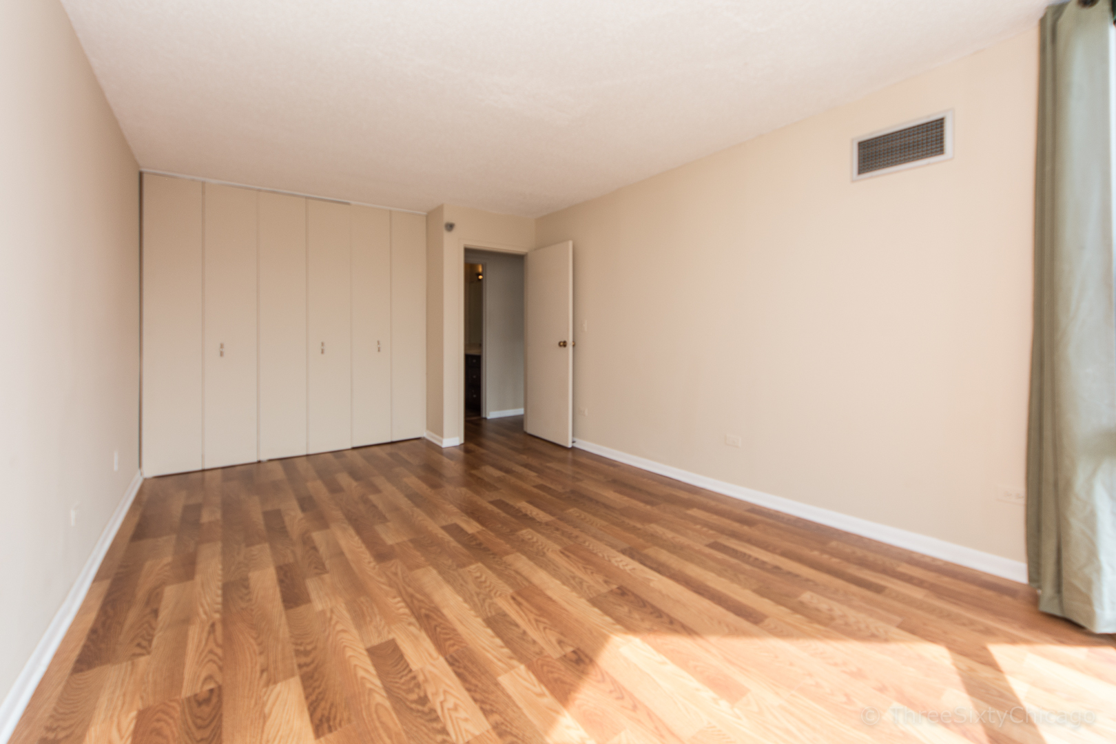 111 West Maple Street, Unit 2406 Chicago, IL 60610 - Photo 7 of 18 a view of empty room