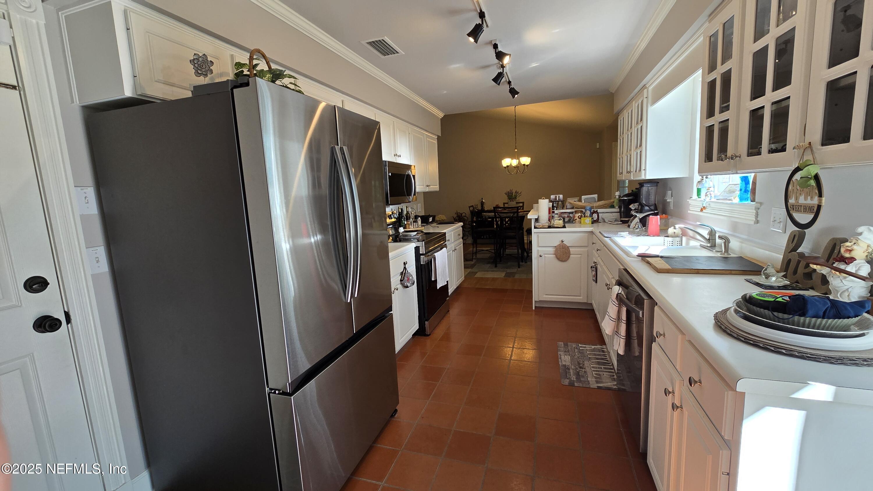 12984 92nd Street Live Oak, FL 32060 - Photo 10 of 32 Kitchen