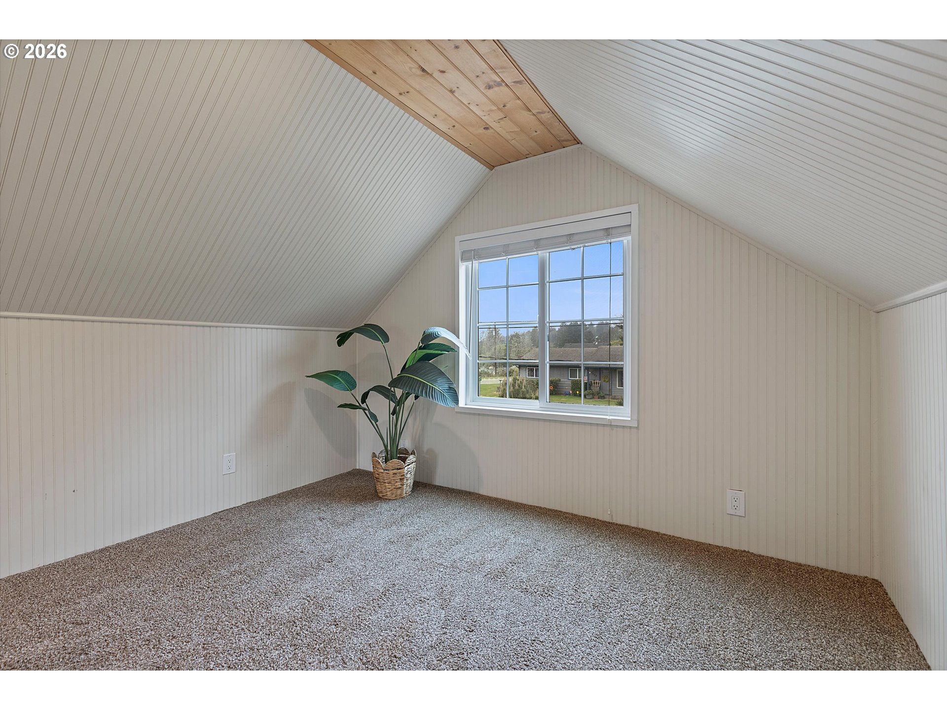5093 Northeast 49th Street Neotsu, OR 97364 - Photo 19 of 36 a view of an empty room and window