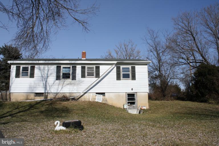 Exterior (Rear)
