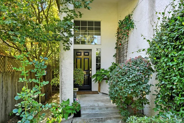 $950,000 | 17 Young Court, Napa, CA 94558