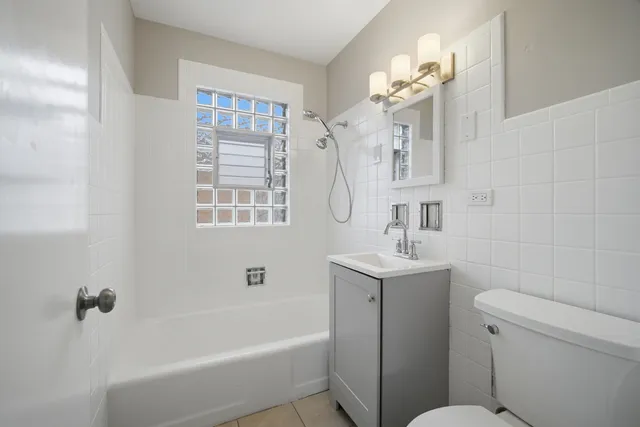 $349,900 | 2091 Sherwin Avenue, Des Plaines, IL 60018