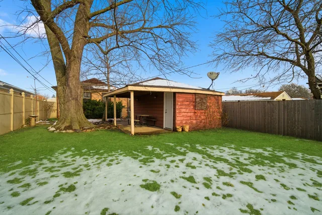 $349,900 | 2091 Sherwin Avenue, Des Plaines, IL 60018