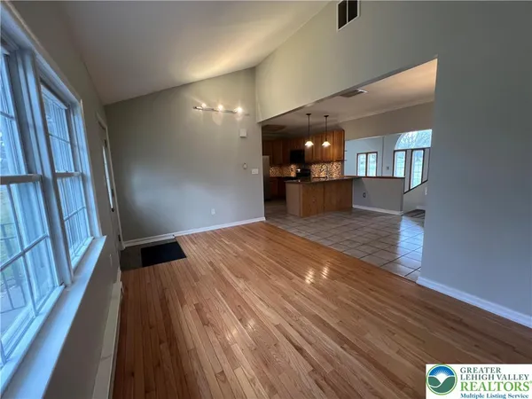 $2,600 | 760 Lloyd Street, Allentown, PA 18109