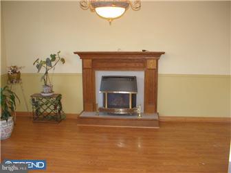 402 Carpenter Street Glassboro, NJ 08028 - Photo 6 of 12 Family Room