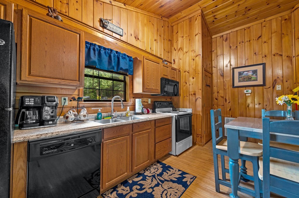 1668 Raccoon Den Way Sevierville, TN 37862 - Photo 5 of 18 Gallery Image 5