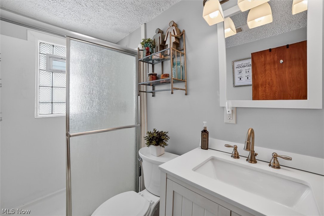 3309 Winchell Road Mantua, OH 44255 - Photo 16 of 22 Bathroom