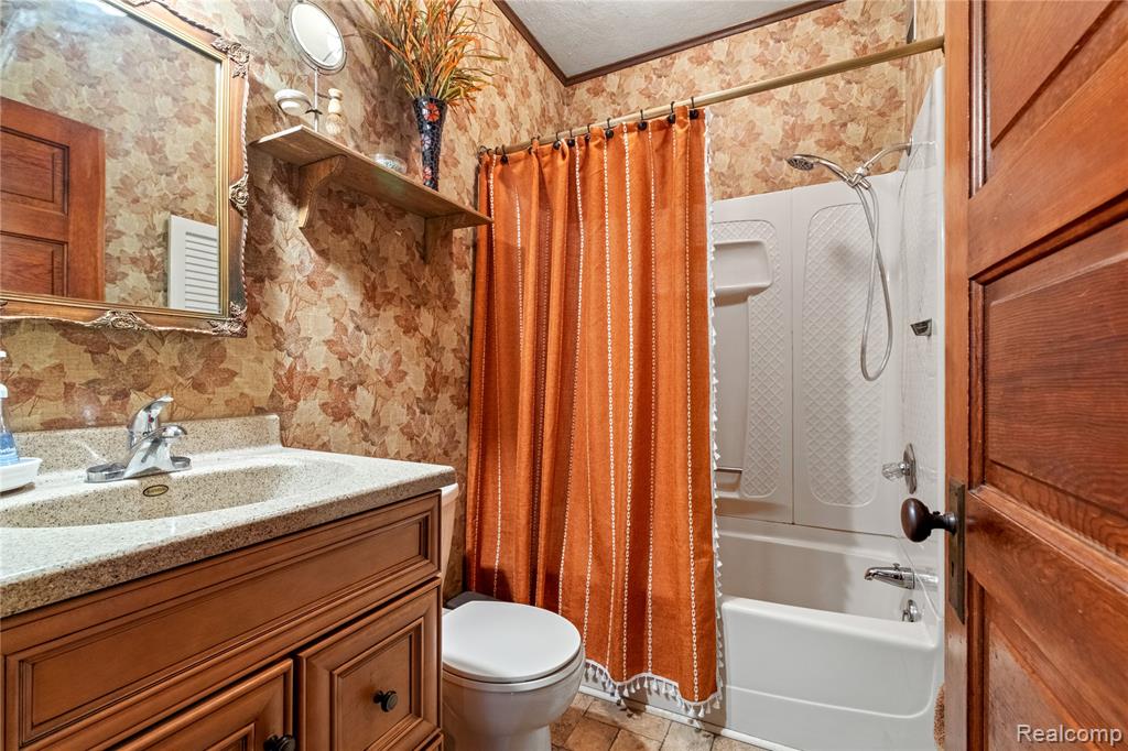 2428 Hubbard Road Monroe, MI 48161 - Photo 36 of 62