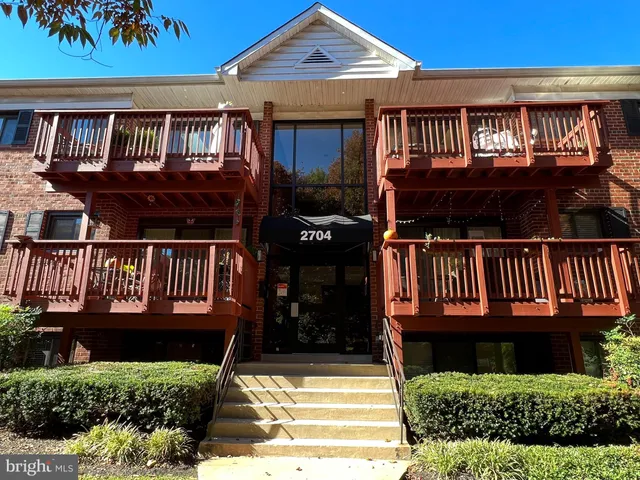 $1,900 | 2704 Dartmouth Road, Unit 4, Alexandria, VA 22314