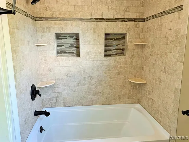 $2,800 | 123 Ava Lane, Amherst, NY 14221