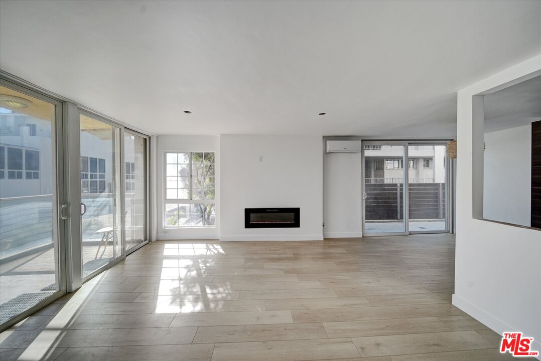 15 Spinnaker Street, Unit 101 Marina del Rey, CA 90292 - Photo 15 of 39