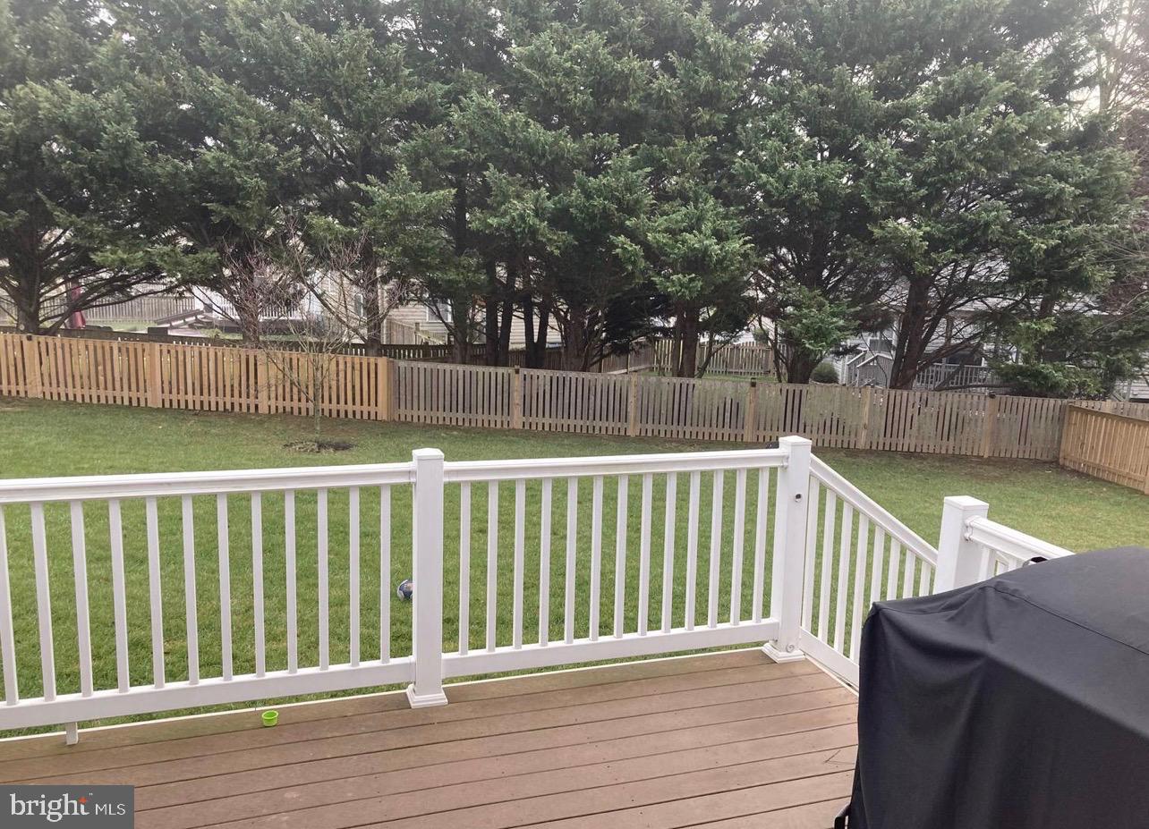 5415 Chillingham Place Frederick, MD 21703 - Photo 13 of 13 Deck and Yard