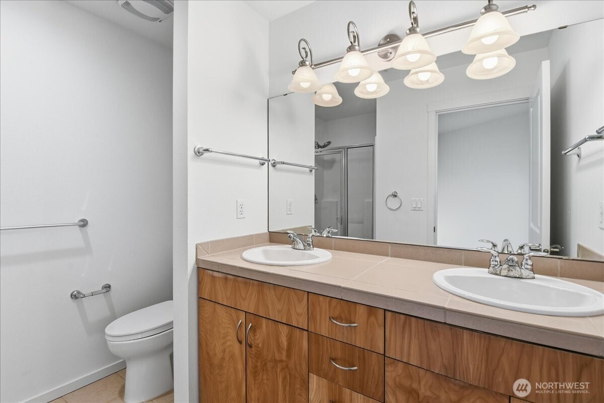 63 Cougar Ridge Road Northwest, Unit 2102 Issaquah, WA 98027 - Photo 18 of 30