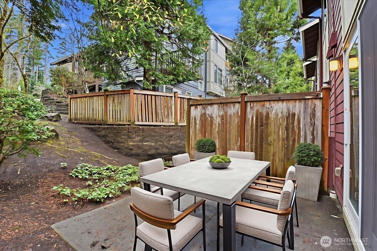 63 Cougar Ridge Road Northwest, Unit 2102 Issaquah, WA 98027 - Photo 23 of 30