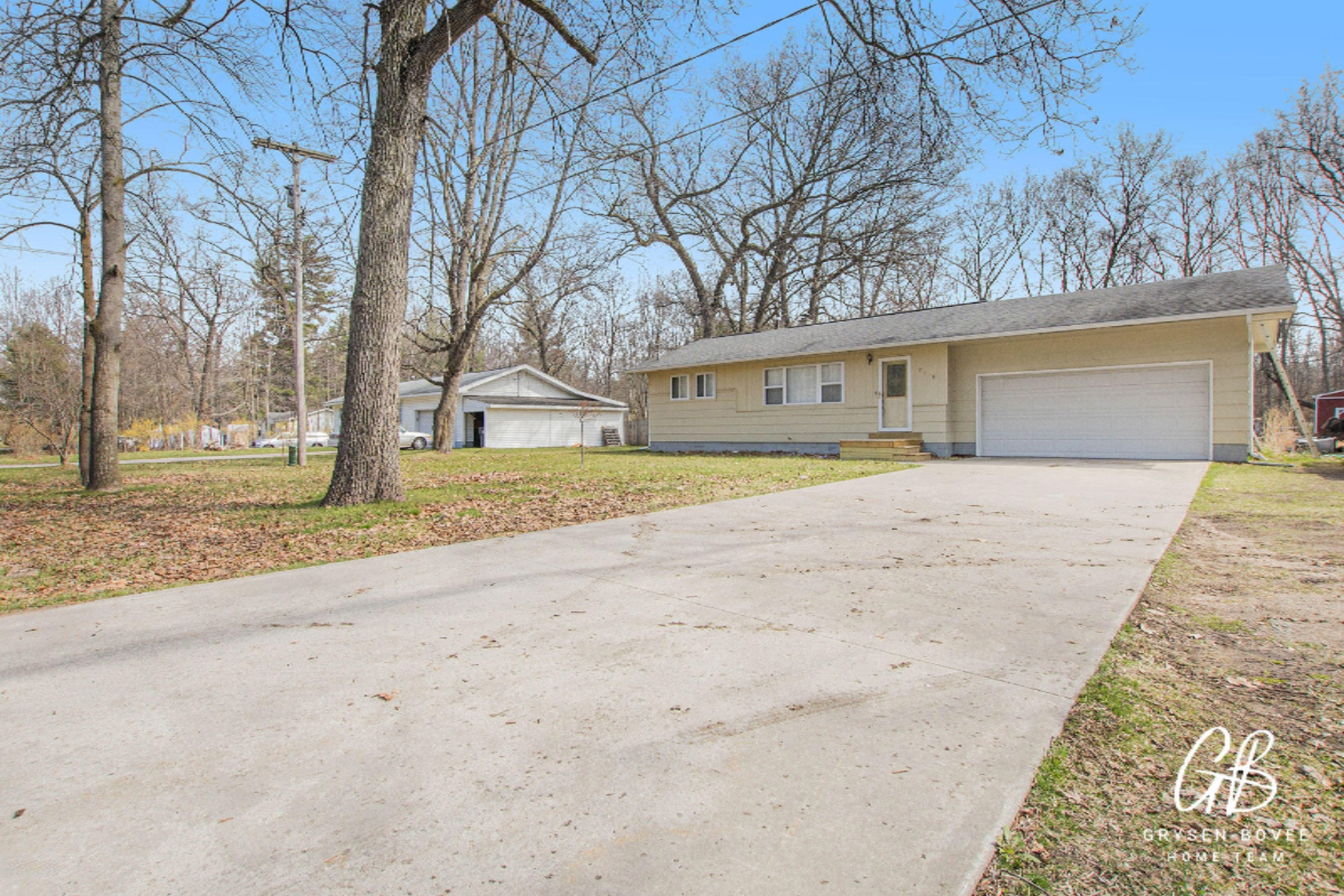 2118 South Maple Island Road Muskegon, MI 49442 - Photo 3 of 25 IMG_8697