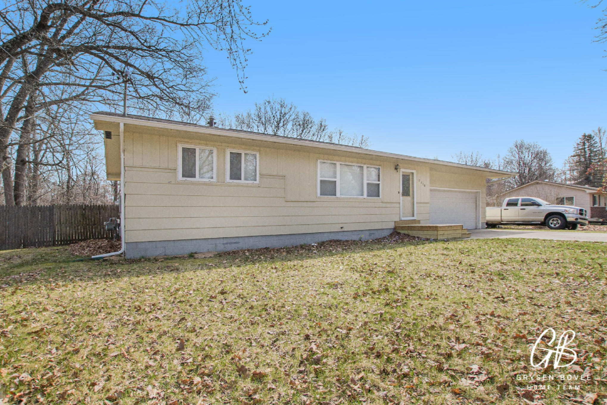 2118 South Maple Island Road Muskegon, MI 49442 - Photo 4 of 25 IMG_8698
